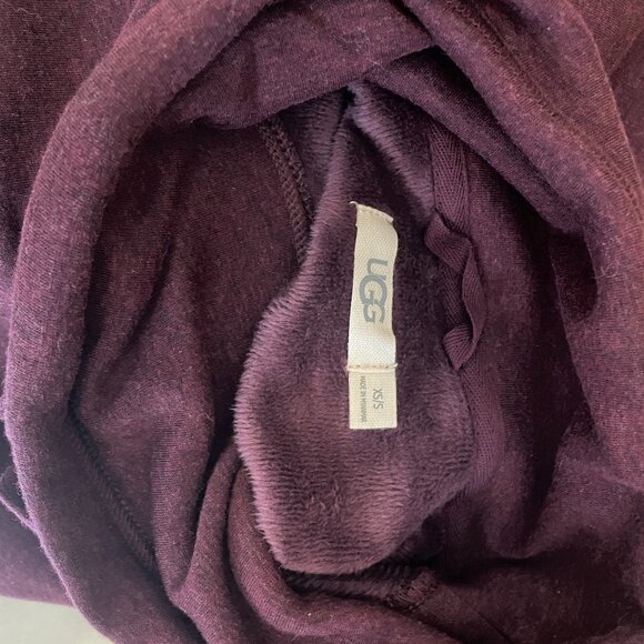 UGG  Oversized Women's Charlynne poncho, NWT, XS/S, Burgundy color - Picture 11 of 12